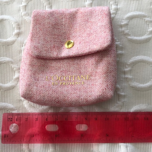 FREE WITH PURCHASE L’Occitane en Provence Pouch - Picture 1 of 8